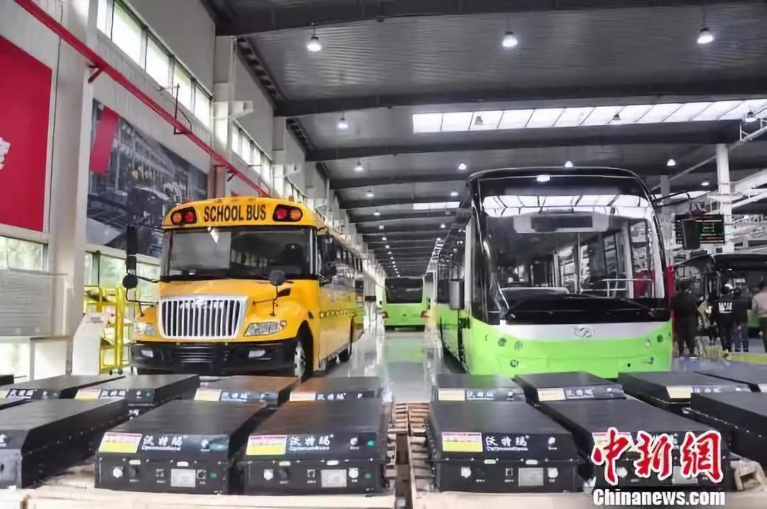 貴港市孵化的新能源電動公共交通車樣板。