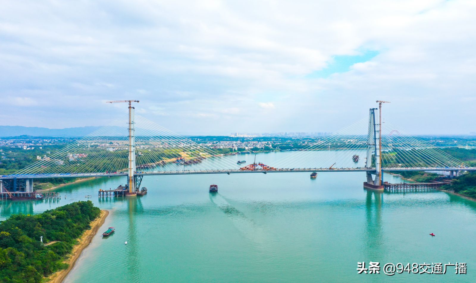 相思洲大橋連接潯江兩岸。