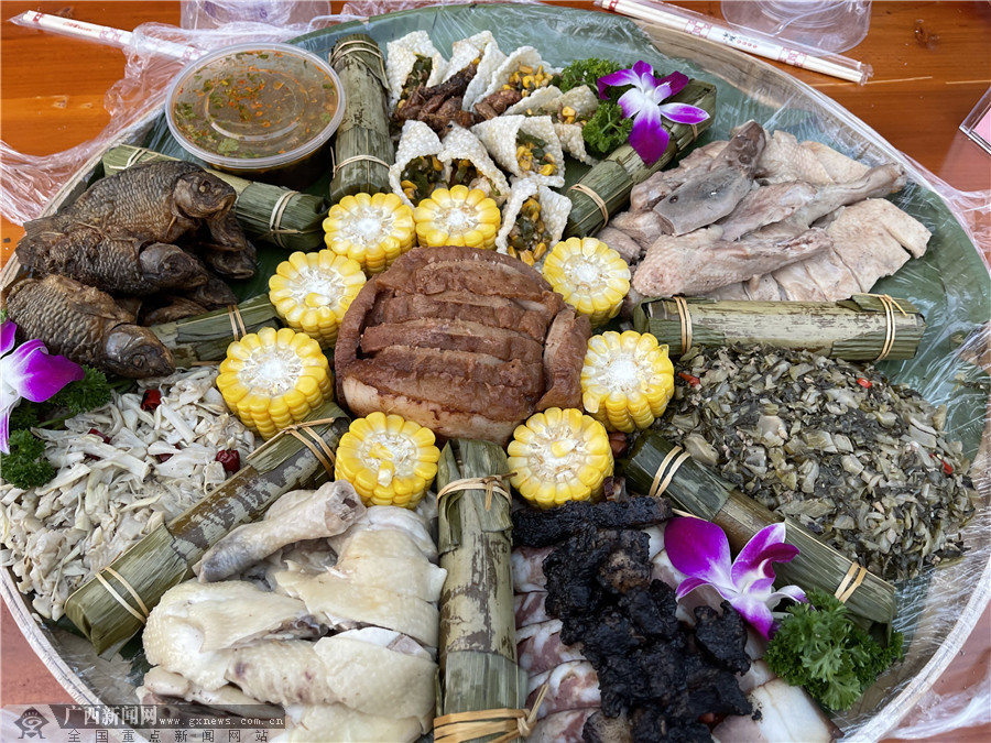 瑤族長桌宴特色菜品。