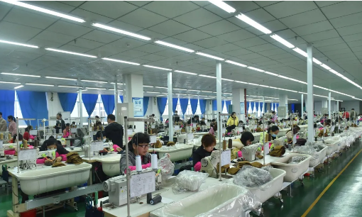 東興市偉立紡織品有限公司。