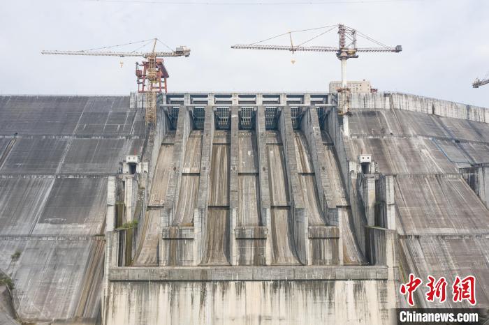 廣西龍灘水電工程是紅水河流域十個梯級電站的第四級。