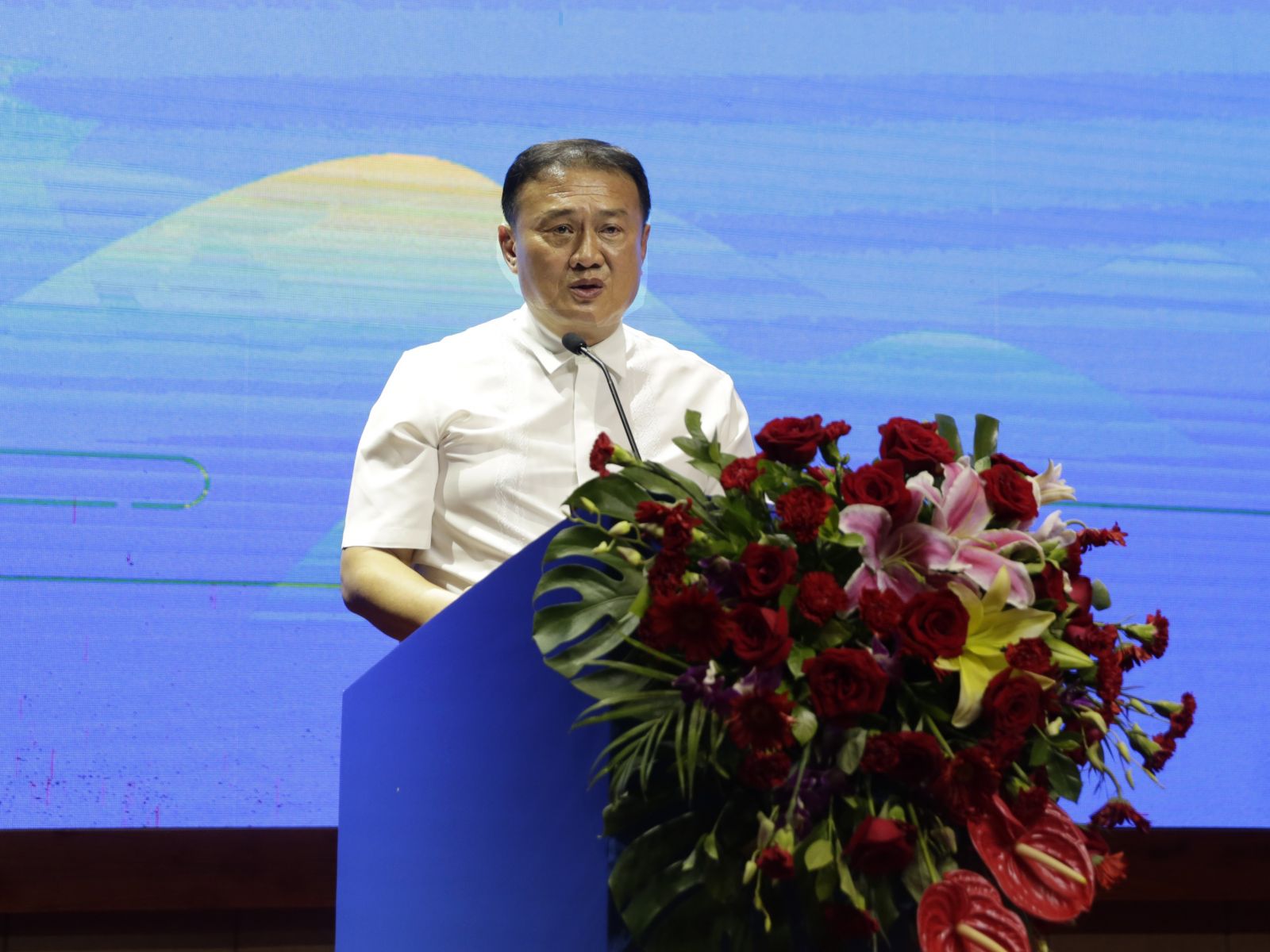台灣兩岸農漁業交流發展投資協會理事長黃一成在推廣說明會發言。