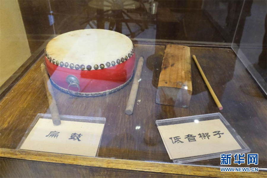 古岳藝術館內展示的樂器。