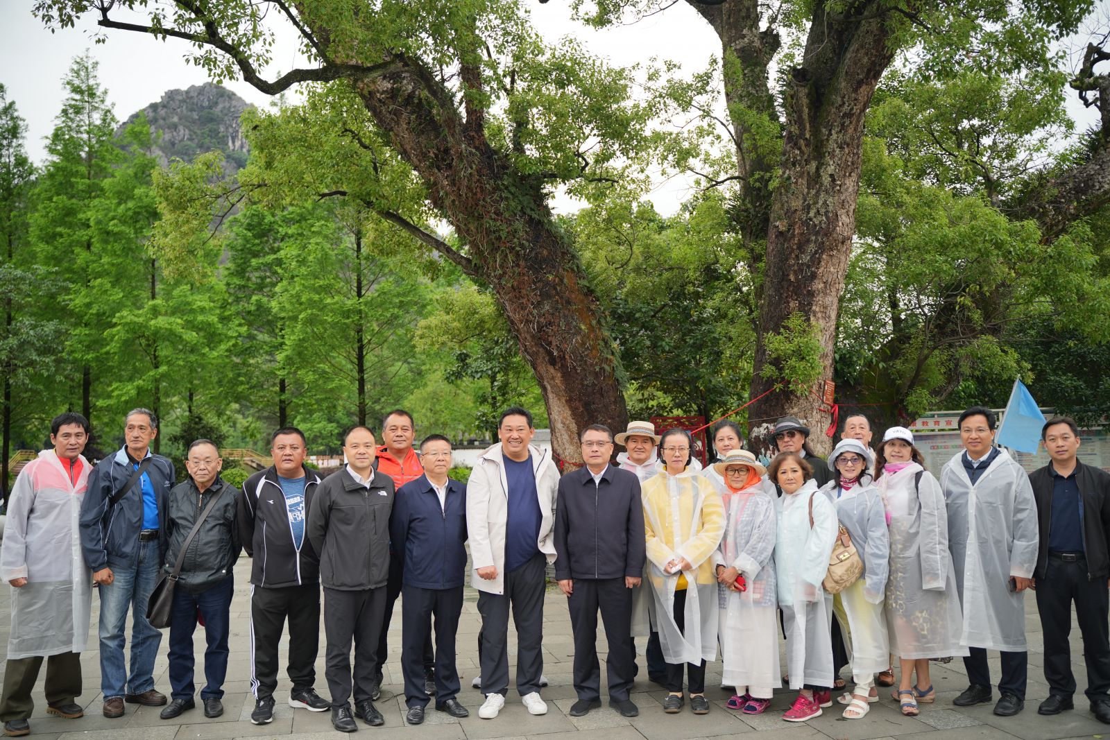 台灣參訪團的溫馨大合照。