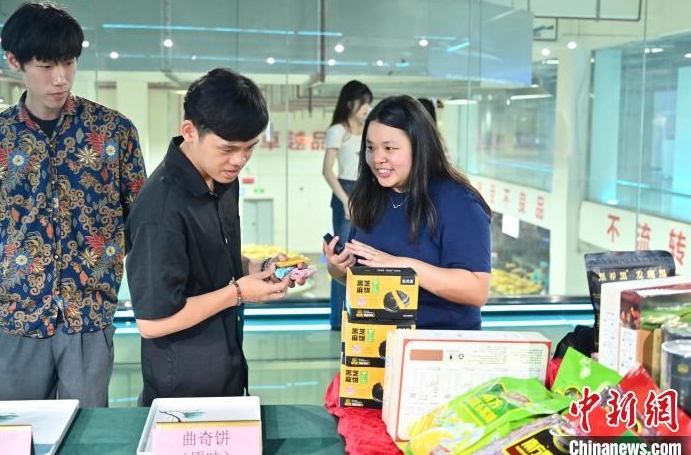 實地感受現代化食品工廠建設。 實地感受現代化食品工廠建設。