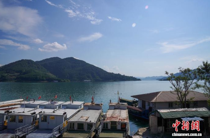 萬峰湖碼頭景觀。 萬峰湖碼頭景觀。