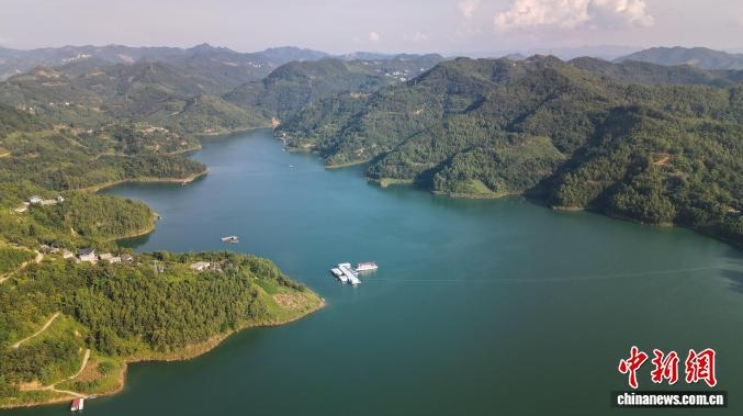 萬峰湖碼頭景觀。 萬峰湖碼頭景觀。
