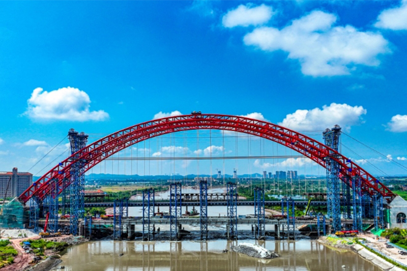影片｜創世界紀錄！平陸運河這座橋左幅完成千噸級中拱段整體提升