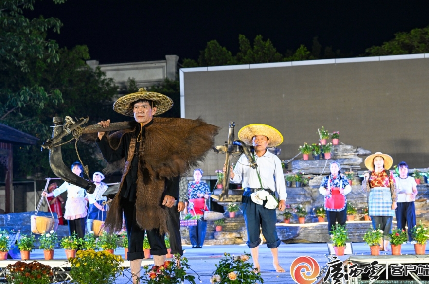 群眾自信走上舞台週。