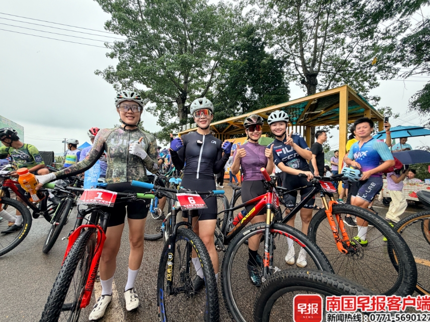 山地自行車越野賽。 山地自行車越野賽。