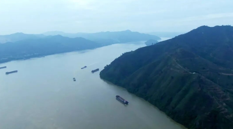 首次揭密世紀工程建設過程。