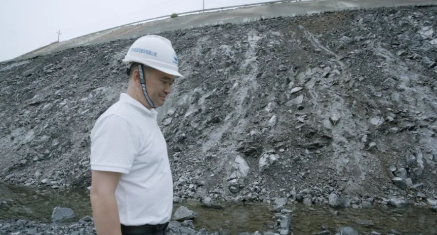 首次揭密世紀工程建設過程。