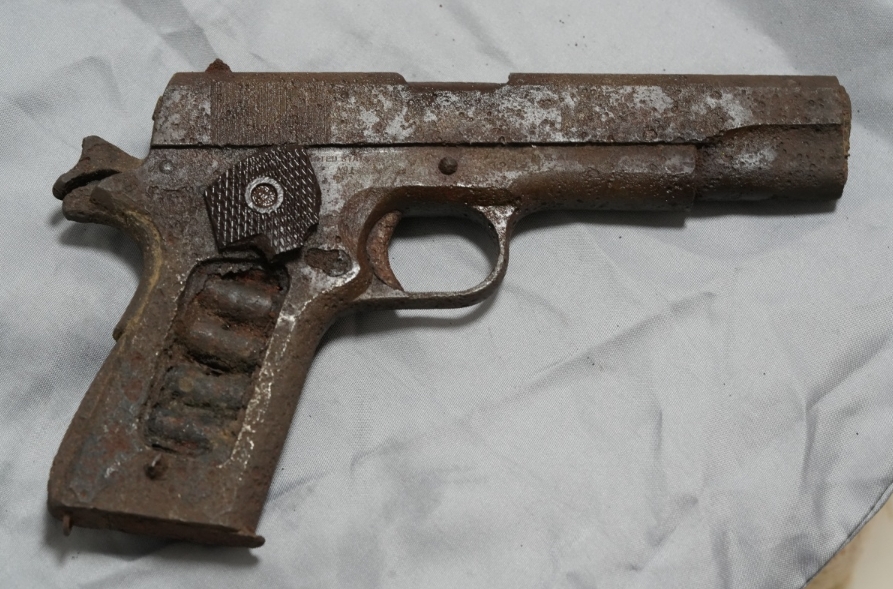 二戰美軍M1911手槍殘件。