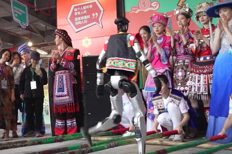 影片｜廣西民俗文化嘉年華「三月三」開幕科技賦能民俗體驗