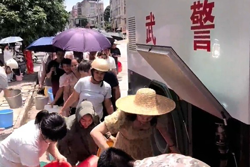 影片｜內澇致廣西寧明縣城大面積停水武警官兵送來救命水